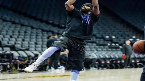 伯恩茅斯队长史密斯龙王庙意外撞伤队友亚当斯，退赛引关注！