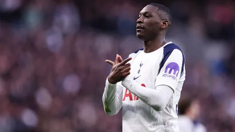 绿茵传奇揭秘：B费心中的梦幻阵容，C罗领航，博格巴、马塔等共绘辉煌篇章